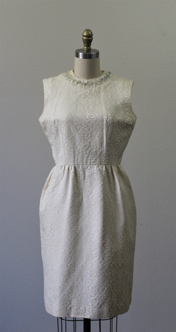 1960s JONATHAN LOGAN Dress Ivory Damask brocade D… - image 2