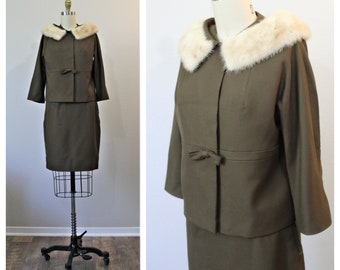 Vintage 1950s Jack Bloom Olive green mink Fur Collar Dress Suit pinup  BULLOCKS of CALIFORNIA // US 0 2 4 xs s
