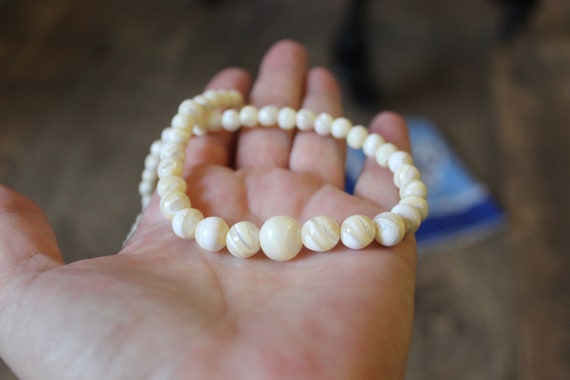 Vintage Natural Mother of Pearl MOP Bead Necklace - image 7