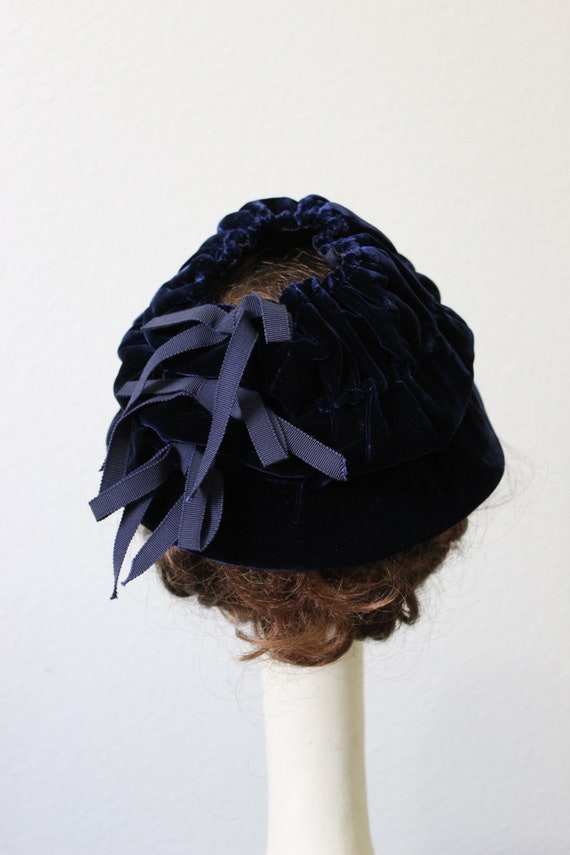 Vintage 1940s Stewards deep Blue Velvet Hat with … - image 7