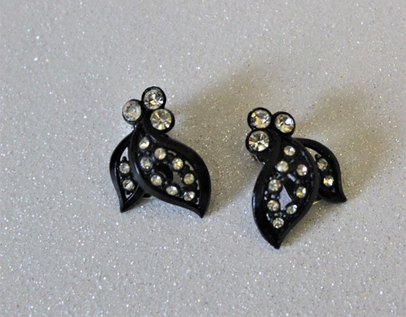 Vintage 50s Black Enamel leaves and Rhinestone Ea… - image 1