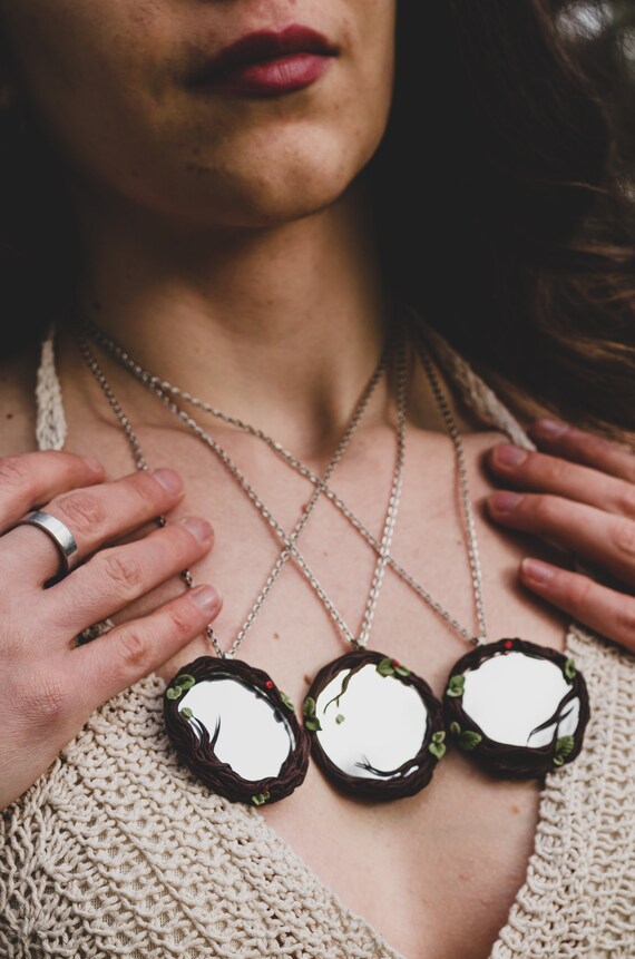 AMULET MIRROR NECKLACE Protection 