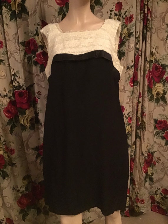 Mod two toned shift dress
