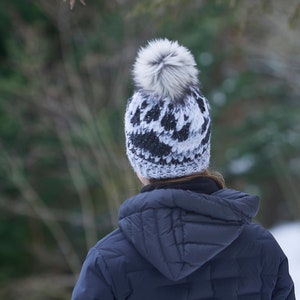 Hand gestrickte Wolf Paw Mütze - Grobstrick Mütze - Abnehmbarer Kunstfell Pom Pom - Unisex Mütze