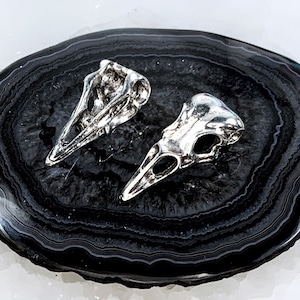 4 Bird skull pendant, large raven head charms, witchy gothic jewelry supplies, set of 4