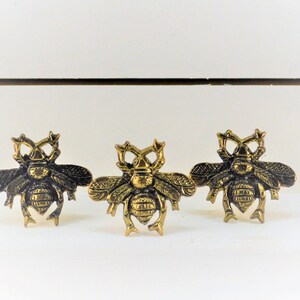 Bumblebee knob, Gold Bee Drawer Pull, Hornet Door Handle, Cabinet Hardware