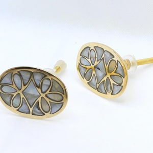 Oval Mother of Pearl Knob, Brass Capiz Shell Drawer Pull, Cabinet Hardware
