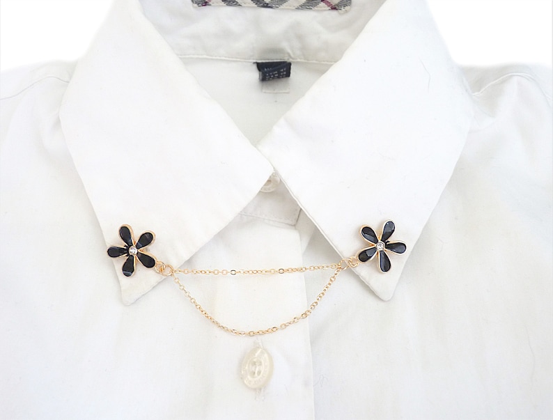 cardigan clip floral collar clips classic Flower collar pin gift for mom rhinestones simple enamel lapel pin women/'s accessories