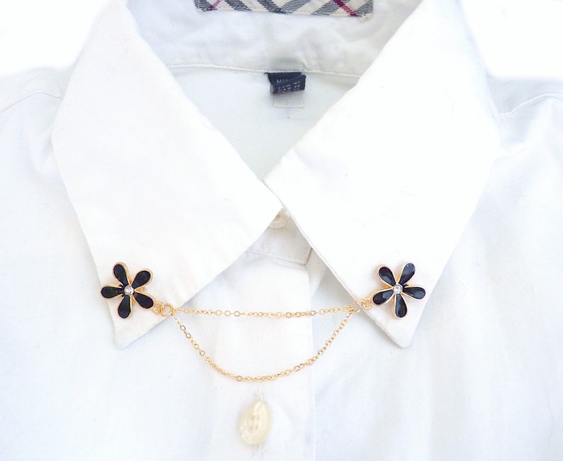 cardigan clip floral collar clips classic Flower collar pin gift for mom rhinestones simple enamel lapel pin women/'s accessories
