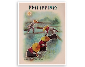 Peut inclure: Affiche de voyage vintage pour les Philippines, avec une illustration colorée de personnes travaillant dans une rizière. L'affiche porte le texte "PHILIPPINES" en grandes lettres en haut et "PEARL OF THE ORIENT" en bas.