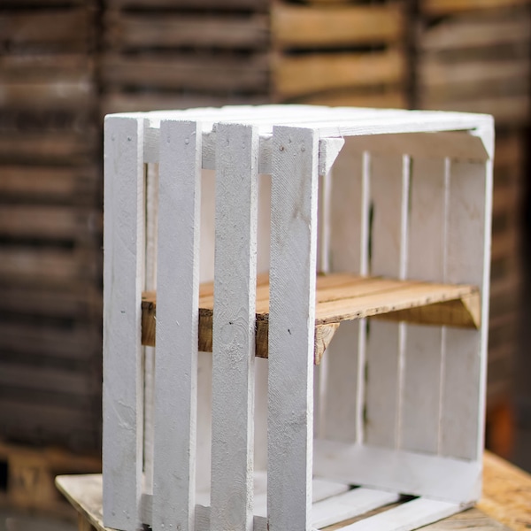 caisse en bois ancienne avec étagère/ Meuble a chaussure