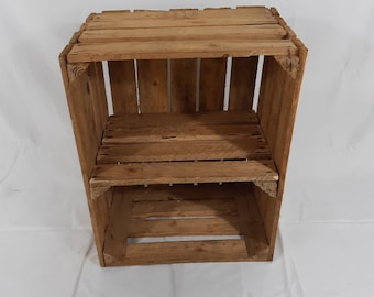 caisse en bois ancienne teinte claire avec étagère/ Meuble a chaussure