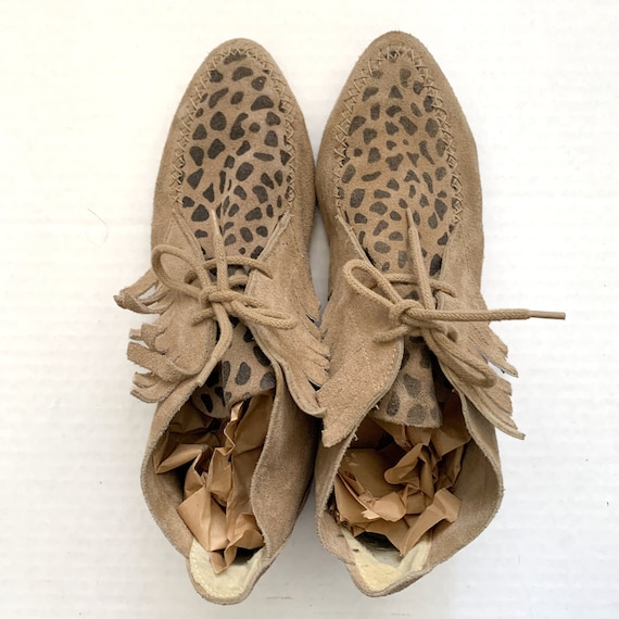 Vintage 80s Suede Leopard and Fringe Desert Boots - image 2