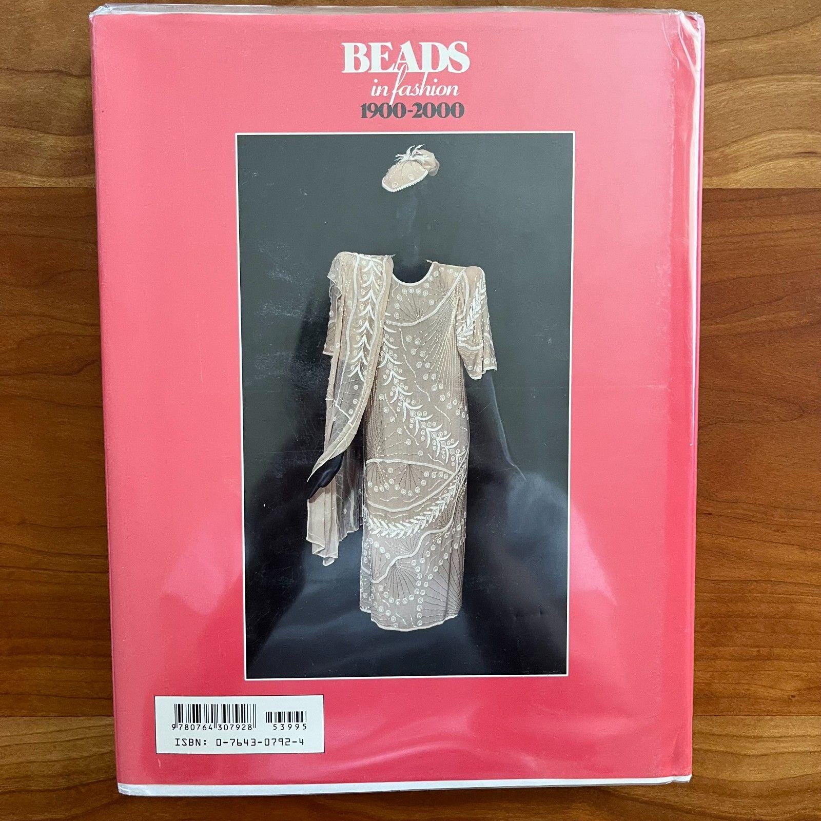 Beads in Fashion 1900-2000 (英語版) Vintage 90s Beads in Fashion 1900 to 2000 - Etsy Israel