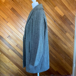 90s Vintage Grey Herringbone Wool Coat 16