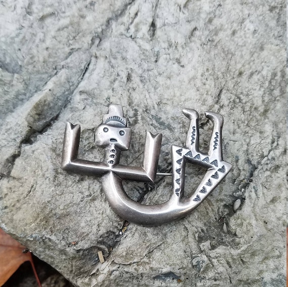 Dancing Yeibichai Vintage Native American Navajo Sterling Silver Geometric Bracelet Old Cuff Dancing Yeibichai Vintage Native American Navajo Sterling Silver Geometric Bracelet Old Cuff
