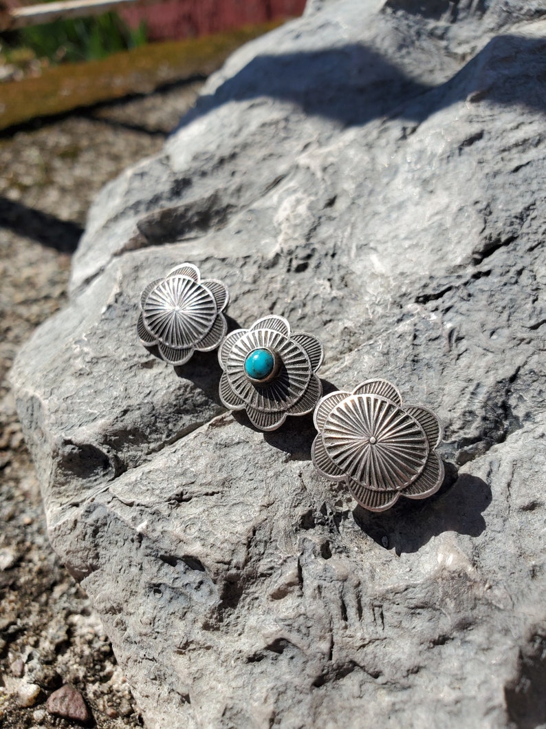 Vintage Navajo Turquoise Concha Pin