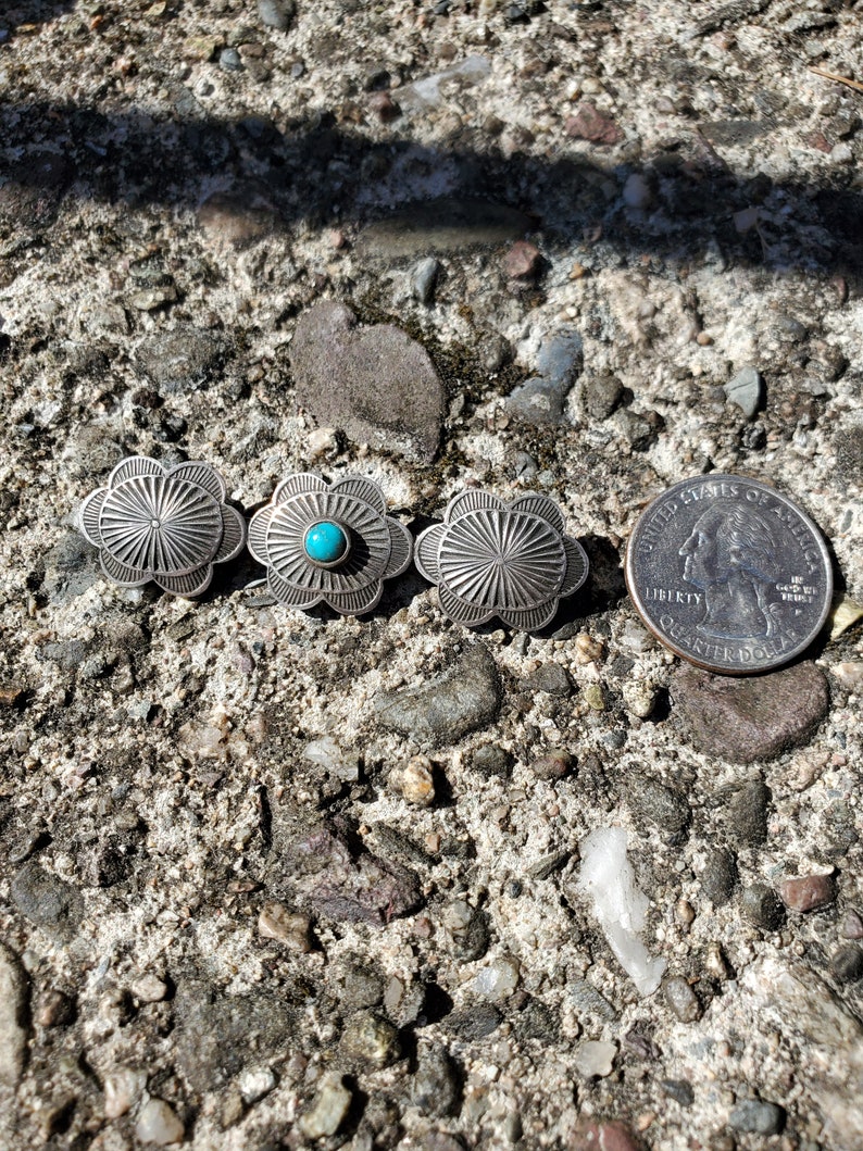 Vintage Navajo Turquoise Concha Pin