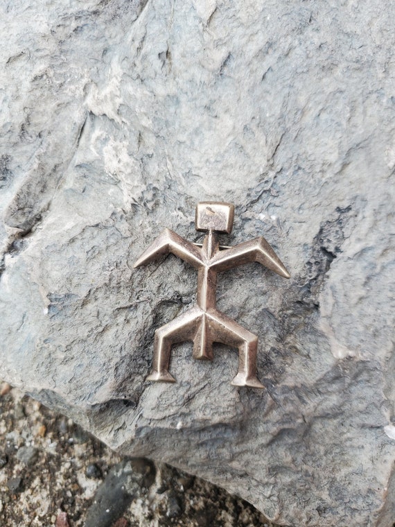 Vintage Navajo Sandcast Knifewing Pin