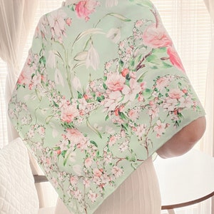 100% Maulbeerseide Schal Twill Blumenmuster Handgerollter Saum 35 &quot;x 35&quot; Quadratisch für alle Saison Geschenk verpackt (Apfelbaum-Rahmen - Pistazie)