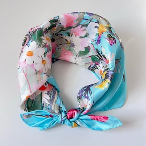 100% Mulberry Silk Scarf Twill Floral Pattern Hand-Rolled Hem 21&quot;x21&quot; Square for All Season Gift Packed (Wild Flower Bunch - Lagoon)