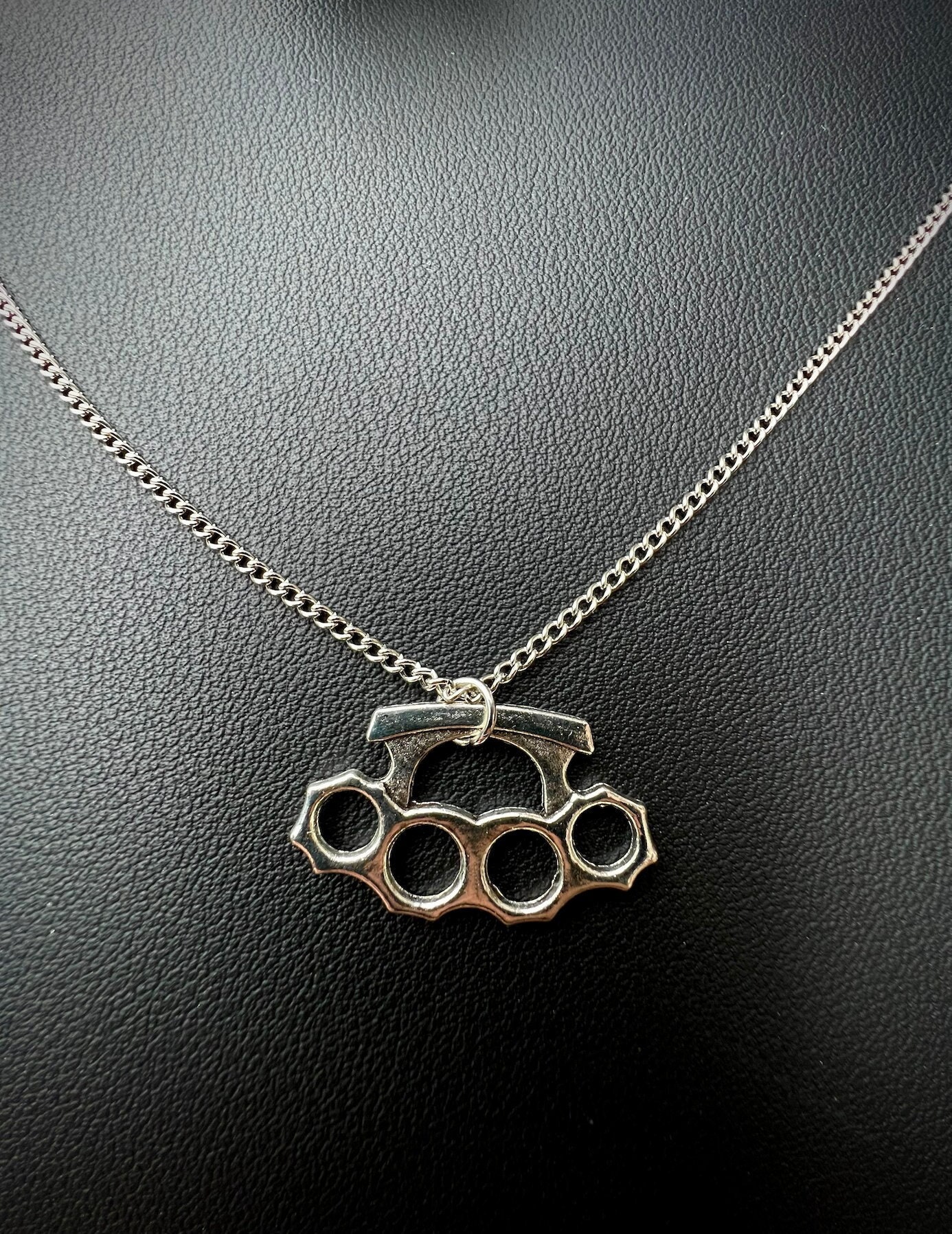 The Collection Silver Plated Brass Knuckles Men's Necklace - Trendyol