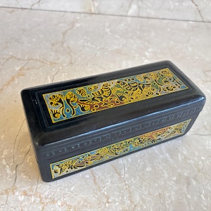 Vintage Mexican Olinalá Lacquered Wooden Box – Hand Painted Birds & Folk Art, 6.25”