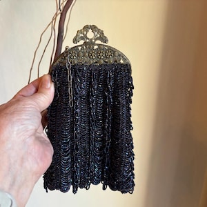 Antique Iridescent Blue Beaded Purse with Ornate Frame – Flapper Era Bag with Fringe Beads, Broken Chain