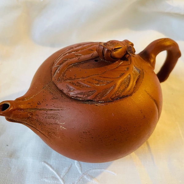 Chinese Yixing Zisha Tea Pot , Small Signed Stoneware Chaozhou Red Clay Teapot, Xi Shi Pot