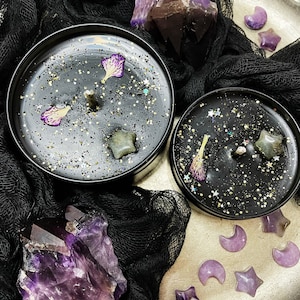 Nyx Goddess Candle: Sandalwood and Nutmeg Spice Beeswax Candle with Amethyst