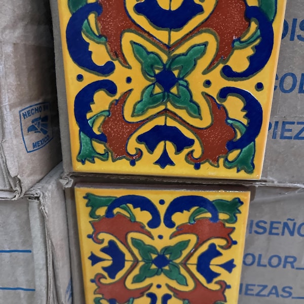 40 azulejos de talavera 6x6 o 90 piezas de 4x4 del mismo diseño