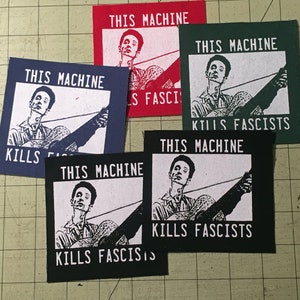 Siebdruck Aufnäher - This Machine Kills Fascists - Woody Guthrie
