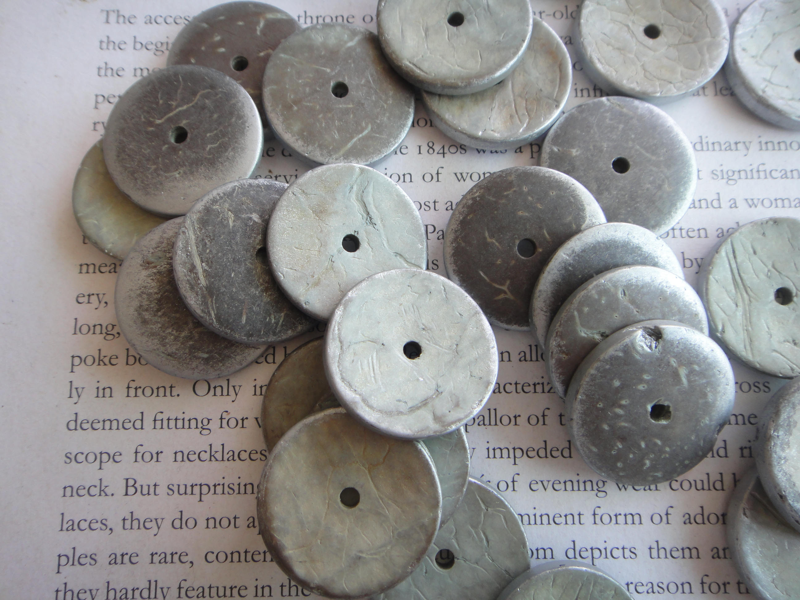 25 mm シルバーシェード ココナッツヘイシ スペーサー ディスク ビーズ