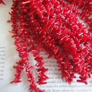 Dyded red coral chip beads, 8-12mm, 15.5 inch