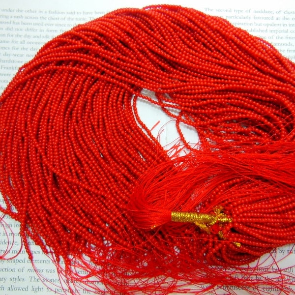 2.5mm red coral beads, round, 15.5" strand long