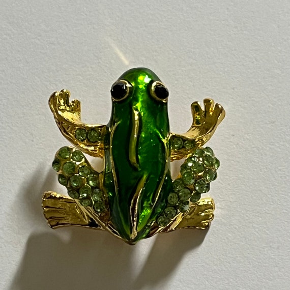 Adorable little vintage frog pin enamel & rhinest… - image 5