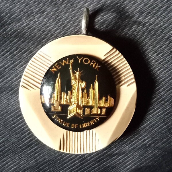 Handcrafted vintage stacked button and New York City Statue of Liberty cabochon pendant necklace