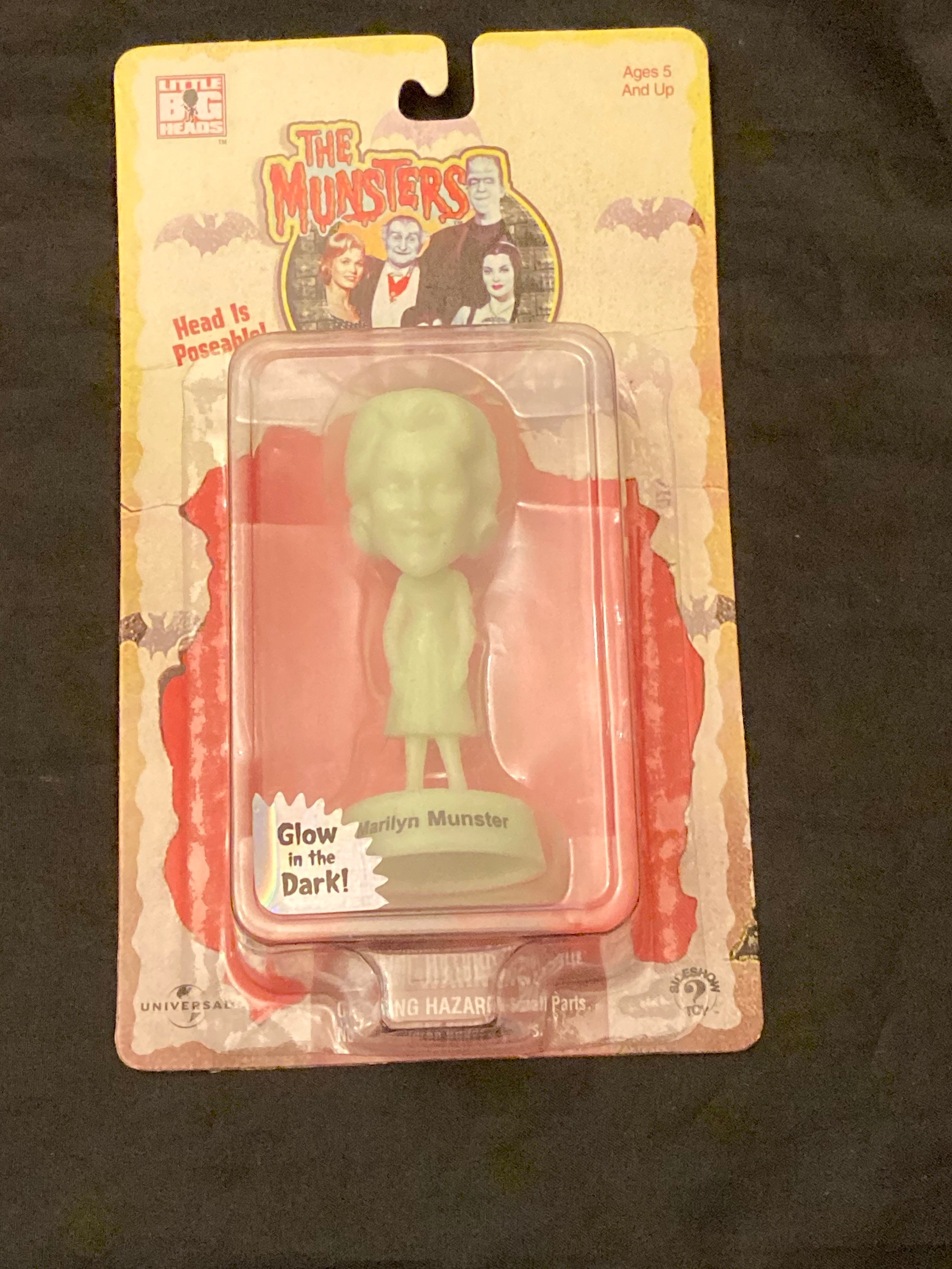 Vintage 1999 The Munsters Little Big Heads Sideshow Toy glow in the dark Marilyn Munster original package