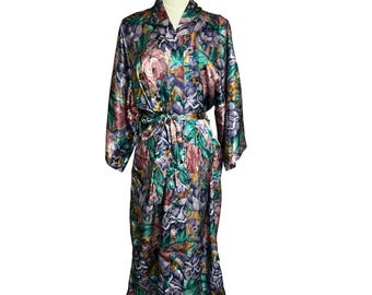 Robe de chambre longue en satin fleuri vintage kimono grand salon maximaliste Régence