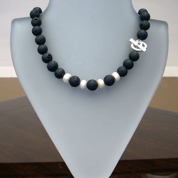 Lava-Stein und Süßwasser Perlen Halskette, Vintage T-Verschluss Lava Stein Halskette, schwarz und weiß Halskette, einzigartige Halskette / / Geschenke für Sie