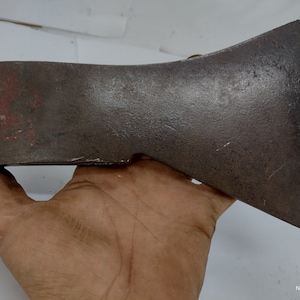 2.84 lbs. vintage european german rein pattern steel axe