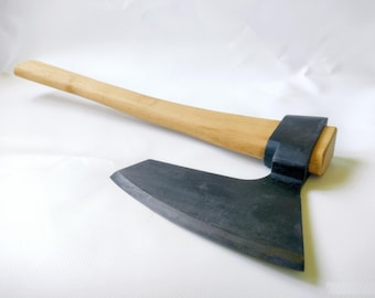 Hewing bearded broad axe - European style