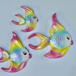 Chalkware Fish Trio: Handmade Rainbow Wall Plaques - Mid-Century Kitsch Decor