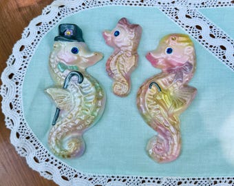 Cuadro decorativo de pared estilo PY vintage con diseño de familia de caballitos de mar en yeso – Decoración kitsch estilo años 50