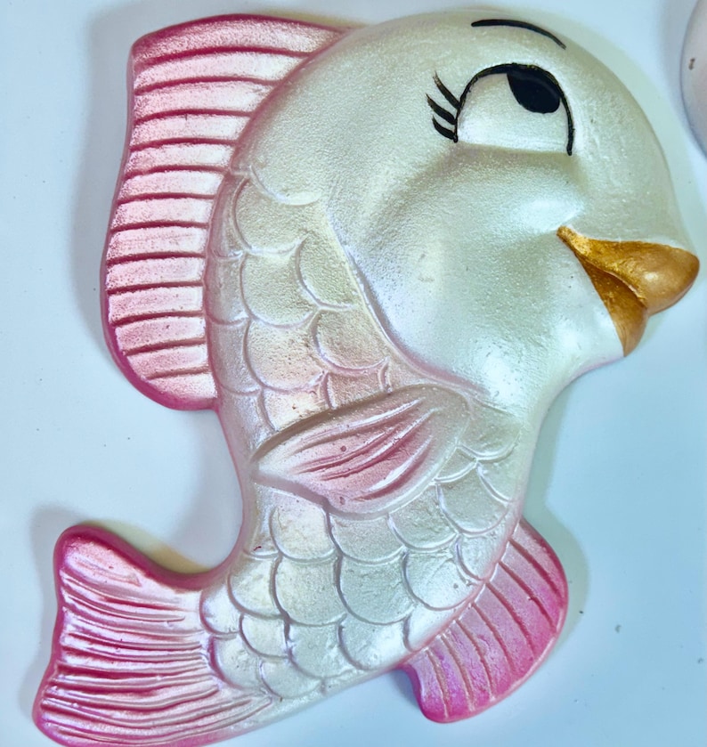 Pink Chalkware Fish Wall Plaques: Retro Kitsch Bathroom Decor image 4