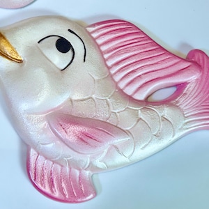 Pink Chalkware Fish Wall Plaques: Retro Kitsch Bathroom Decor image 3