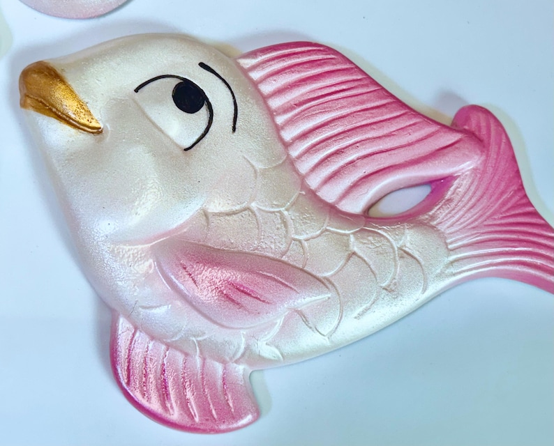 Pink Chalkware Fish Wall Plaques: Retro Kitsch Bathroom Decor image 3