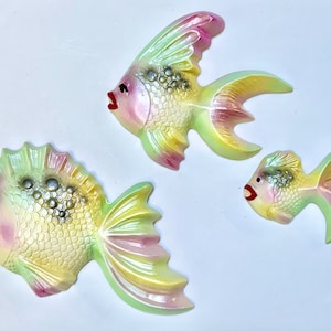 Vintage Style Pastel Rainbow Chalkware Fish Wall Plaques, Retro Wall Decor, Bathroom Wall Art, Beach House Decor, Nautical Wall Art