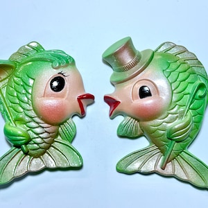 Kitschy Chalkware Fish Wall Art Plaques: Retro Coastal Decor