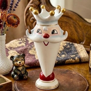 Kitschy Retro King Vase, Holt Howard Inspired